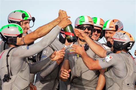 LUNA ROSSA PRADA PIRELLI WIN THE PRADA CUP